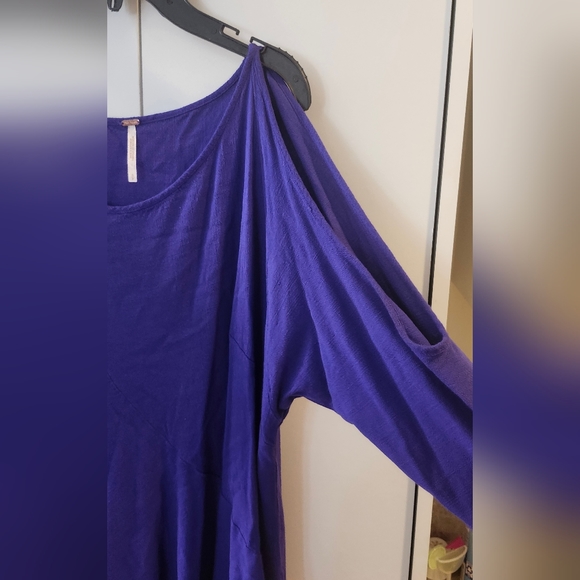 FREE PEOPLE. Size S/P.  Cold-Shoulder Purple Long-Sleeve Tunic Swing Dress. $18 - Picture 2 of 16